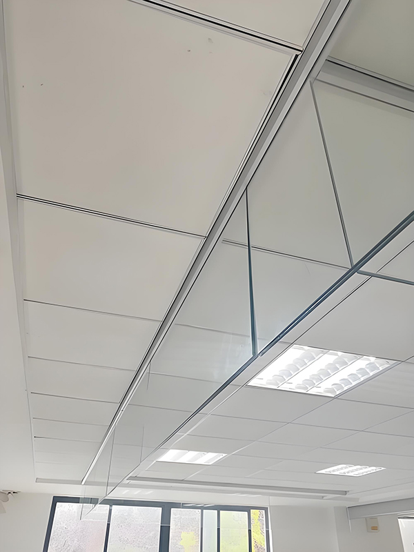 新源玻璃新源挡烟垂壁