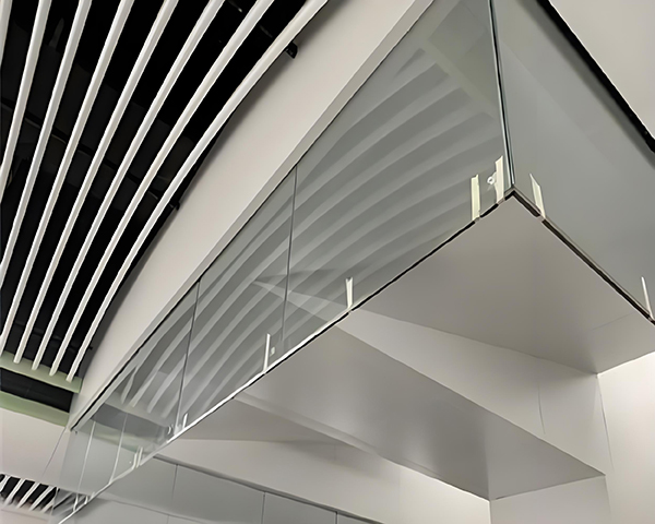 新源玻璃新源挡烟垂壁