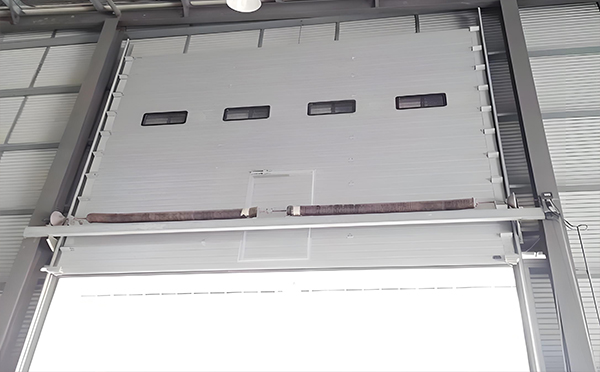 新源工业滑升门