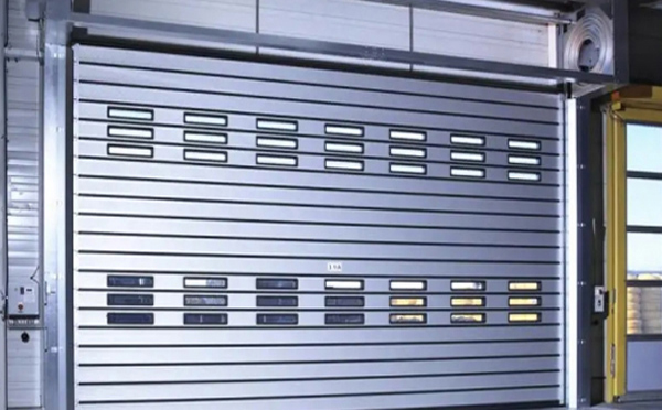 提高效率与安全：新源兰州新源快速新源卷帘门的应用与优势