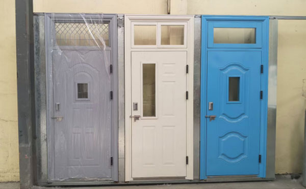 新源学校教室门