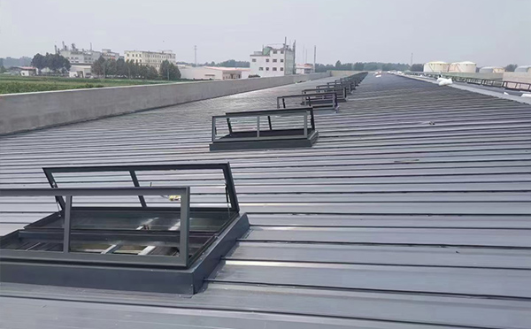 某中学室内体育馆新源排烟窗改造项目