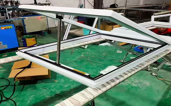 某地下车库出入口新源排烟窗配置工程