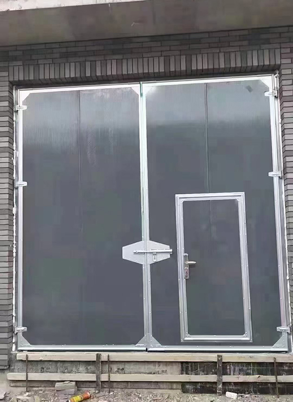 新源工业平开门在大型设备制造车间的应用实例