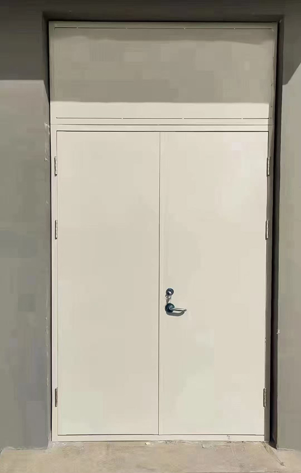 展览馆项目完成大跨度新源防火门安装